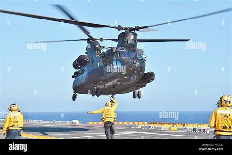 CH-47 vs MH-47 Chinook: Breaking Down the Key Differences Between These ...