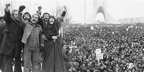 1979 Iranian Revolution crowds in Tehran streets