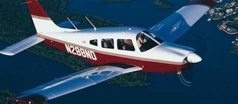 1988 Piper Arrow III taxiing with semi-tapered wing