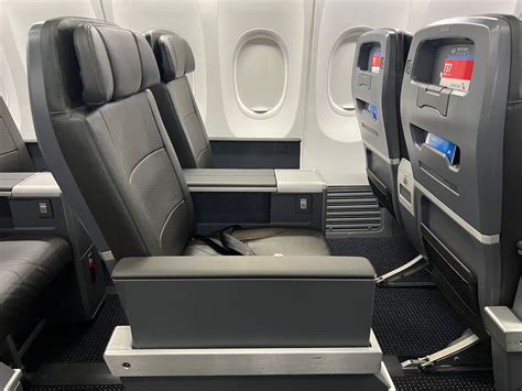 AAdvantage Gold boarding lane at busy American Airlines terminal