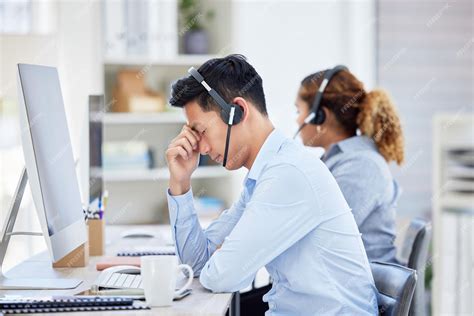 Abstract representation of customer service call center frustration