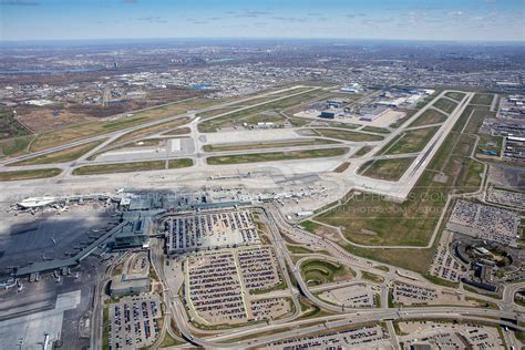 Aerial view of Montréal–Trudeau runways and terminal complex