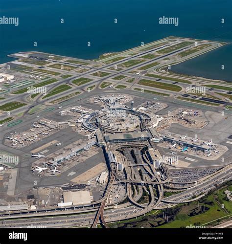 aerial view of SFO runway layout and aircraft queues during morning rush