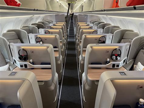 Air Canada Airbus A321XLR cabin with Collins Aurora business class suites