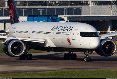 Air Canada Boeing 787 Dreamliner taking off from Toronto Pearson Airport