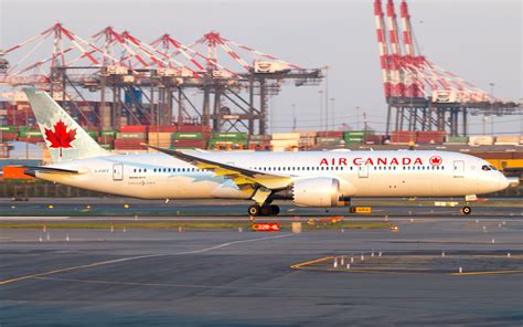 Air Canada Boeing 787 Vancouver Guangzhou route over Pacific Ocean