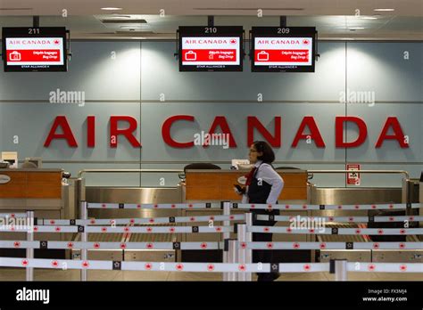 air canada check-in counters at montreal trudeau international airport