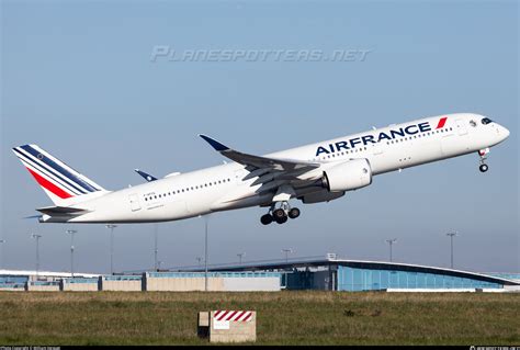 Air France Airbus A350 Paris Charles de Gaulle departure runway
