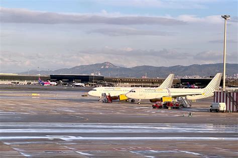 air france aircraft boarding delays summer 2025 rush at barcelona el prat airport