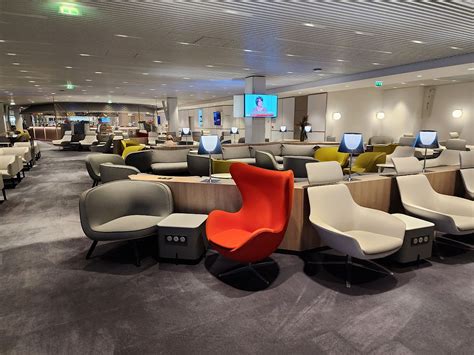 Air France business class lounge Paris Charles de Gaulle modern interior