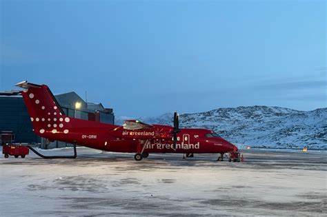 Air Greenland Dash 8-200 landing in blizzard conditions at Ilulissat
