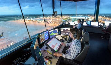 Air traffic control monitoring diversions during Nantes runway closure