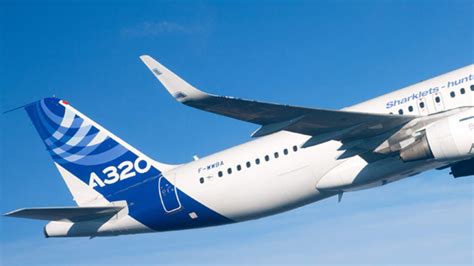Airbus A320neo with sharklets and clean wing profile in flight