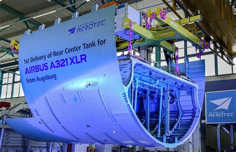 Airbus A321LR cargo hold auxiliary center fuel tanks installation