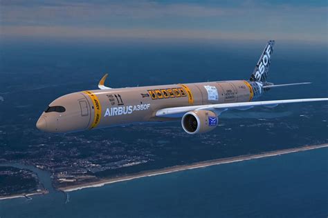 Airbus A350F freighter in Singapore Airlines Cargo livery concept