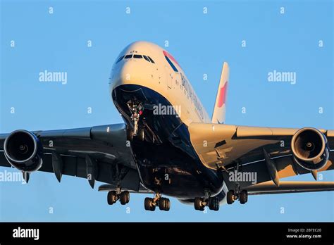 Airbus A380 landing at London Heathrow busy runway congestion