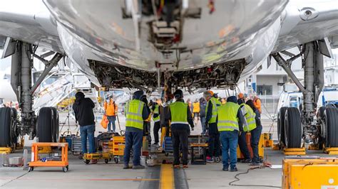 airline maintenance hangar servicing aging narrowbody aircraft