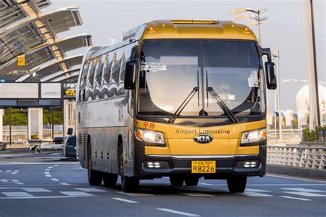 airport limousine bus 6015 arriving in central seoul at night