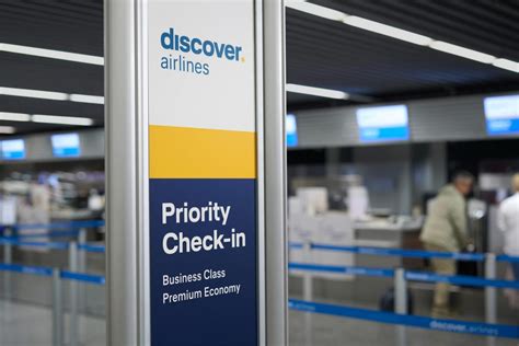 airport priority check-in premium economy passengers fast track lane