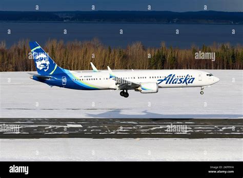 Alaska Airlines Boeing 737 landing at Anchorage Ted Stevens International Airport