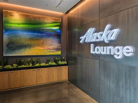 alaska airlines lounge seattle before london flight departure