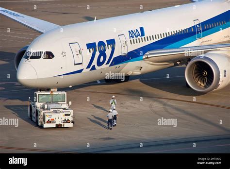 All Nippon Airways Boeing 787 Dreamliner departing Tokyo Haneda