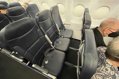 allegiant air cabin interior showing budget-friendly seating