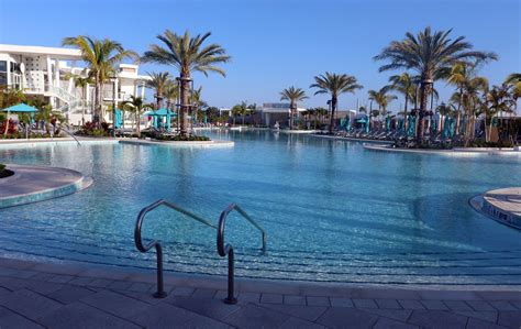 allegiant air sunseeker resort pool area