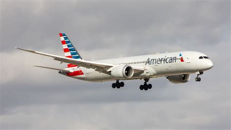american airlines 787 dreamliner dumping fuel over north sea in 2025 return to amsterdam