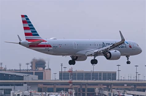 american airlines a321neo at dfw during early morning turnaround
