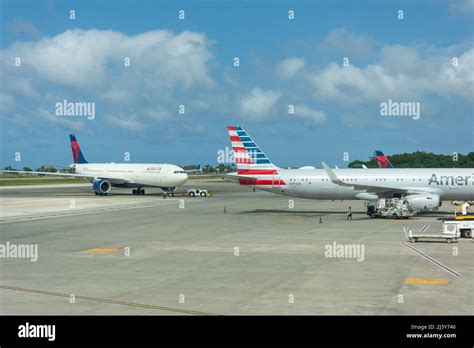 american airlines boarding gate at sangster international montego bay