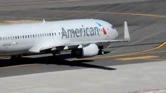 american airlines boeing 737 at portland airport