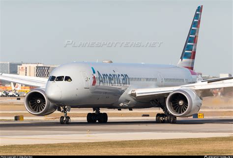 American Airlines Boeing 787-9 Dreamliner at Chicago O’Hare International Airport