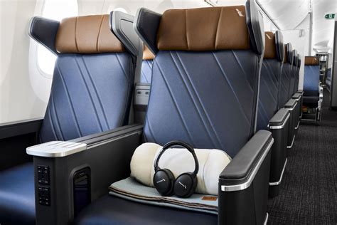 american airlines boeing 787-9 premium economy seats upgrade