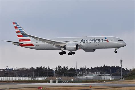 American Airlines Boeing 787 and Airbus A321 aircraft supporting international network growth