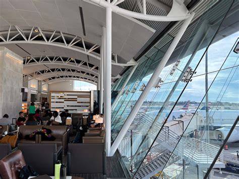 American Airlines Flagship Lounge Los Angeles International Airport Terminal 4 dining area