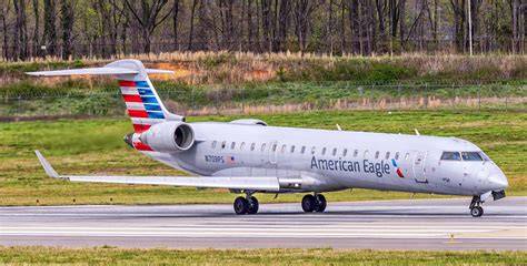 American Eagle CRJ700 at Columbus Georgia Airport CSG