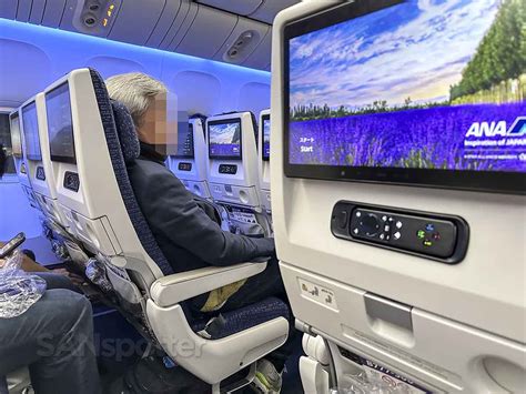 ANA Boeing 777 domestic flight boarding passengers in Japan