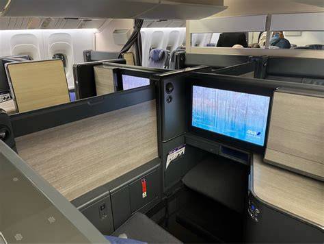 ANA THE Room Boeing 777-300ER enormous enclosed business class suite