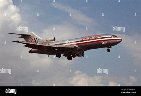 Australian Airlines Boeing 727 at Melbourne Airport in the late 1980s