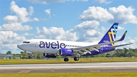 Avelo Airlines Boeing 737-800 taking off from Hollywood Burbank Airport