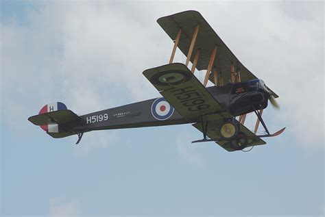 Avro 504 trainer aircraft at British airfield, 1918
