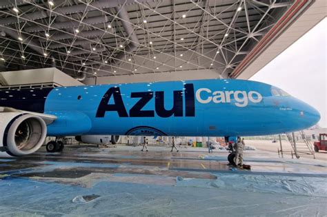 Azul Cargo Airbus A321-P2F loading freight at Campinas terminal