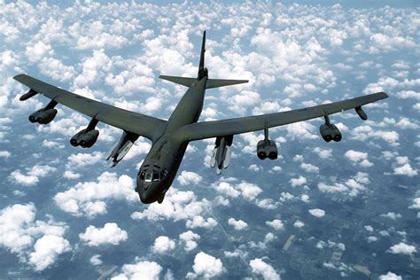 B-52 bomber armed with AGM-86 cruise missiles