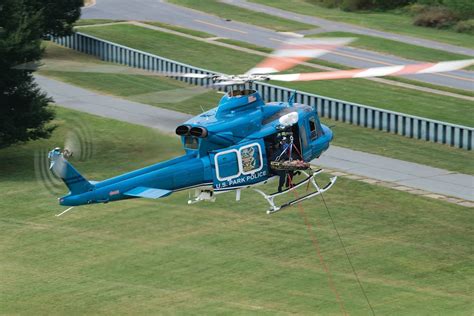 Bell 412 lifting oversized cargo