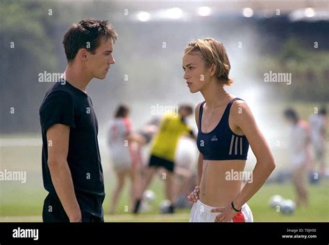 bend it like beckham keira knightley football team celebration