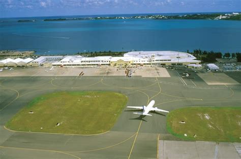 BermudAir aircraft at Bermuda LF Wade International Airport