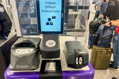 biometric screening tsa checkpoint american airlines vs delta air lines at major hubs