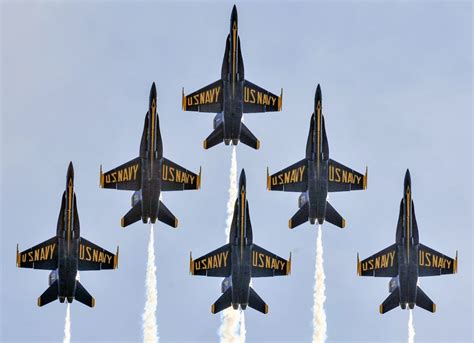 blue angels delta roll formation