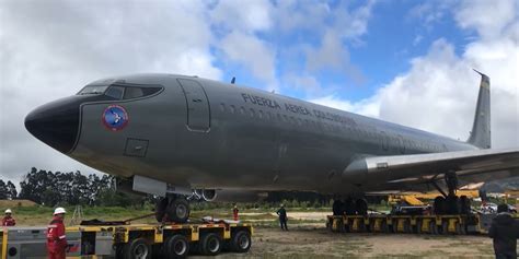 Boeing 707 Zeus presidential aircraft in Colombian livery at tarmac during diplomatic mission
